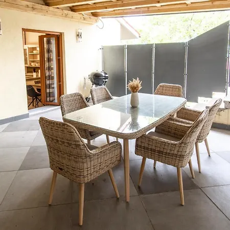 The View Hermes Art شقة *