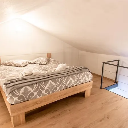 The View Hermes Art Sežana